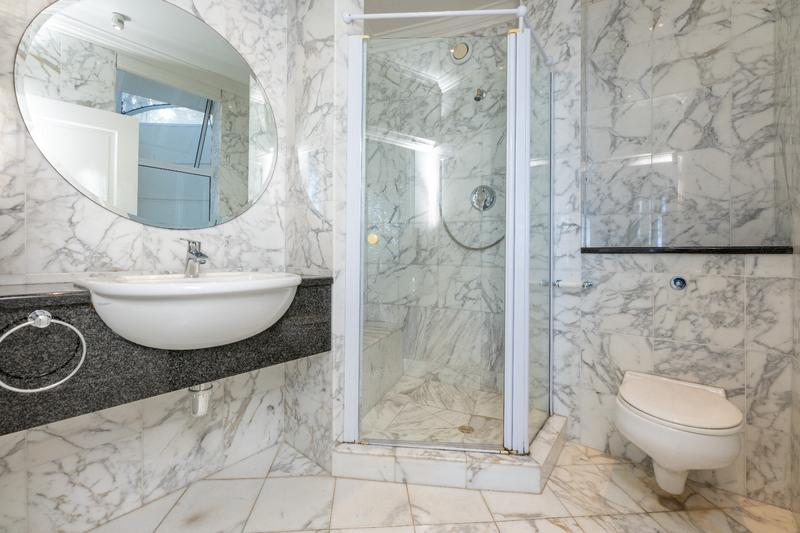 3 Bedroom Property for Sale in Sea Point Western Cape